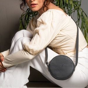 NWOT Cecilia Gray Circle Bag